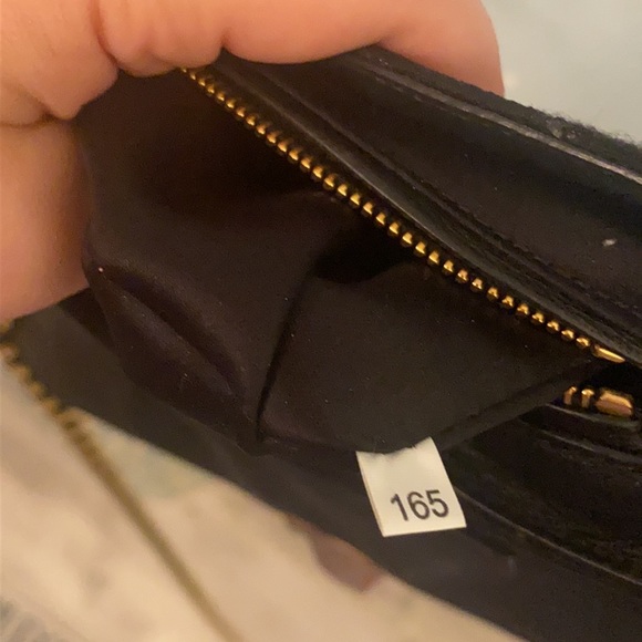 Unique and authentic Prada purse with various ways to wear - Picture 4 of 5